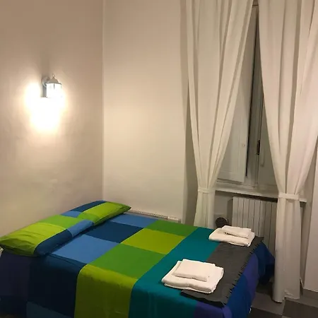 Bed2go לינה וארוחת בוקר 3*