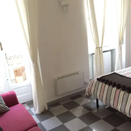 Bed2go Alojamento de Acomodação e Pequeno-almoço 3*