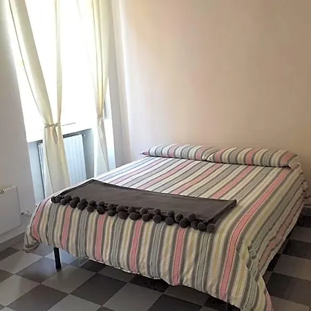 Bed2go לינה וארוחת בוקר 3*